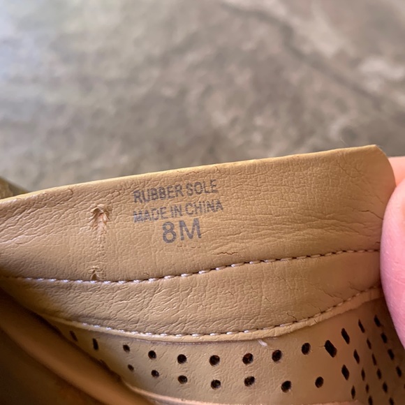 Ann Taylor 4” tan sandal heels size 8 - Picture 13 of 13